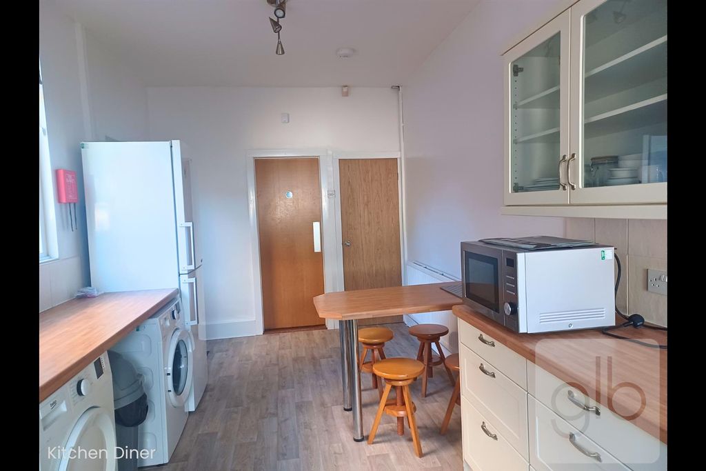 Property photo 2 of 21 2.Png