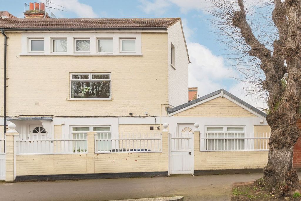 Property photo 1 of 5