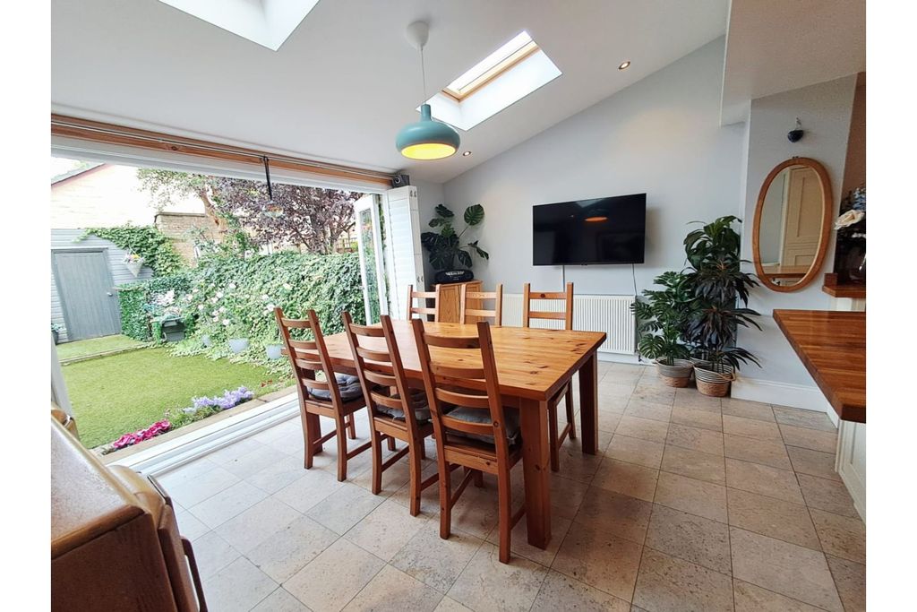 Property photo 2 of 42