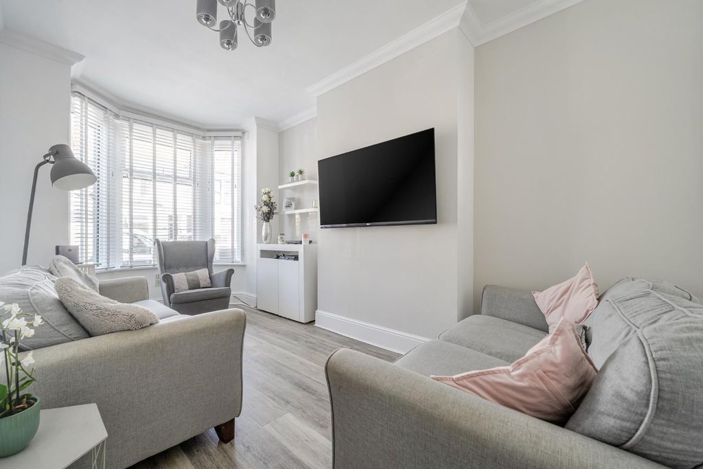 Property photo 2 of 15 1465032-23-6A1714Deb9d62.Jpg