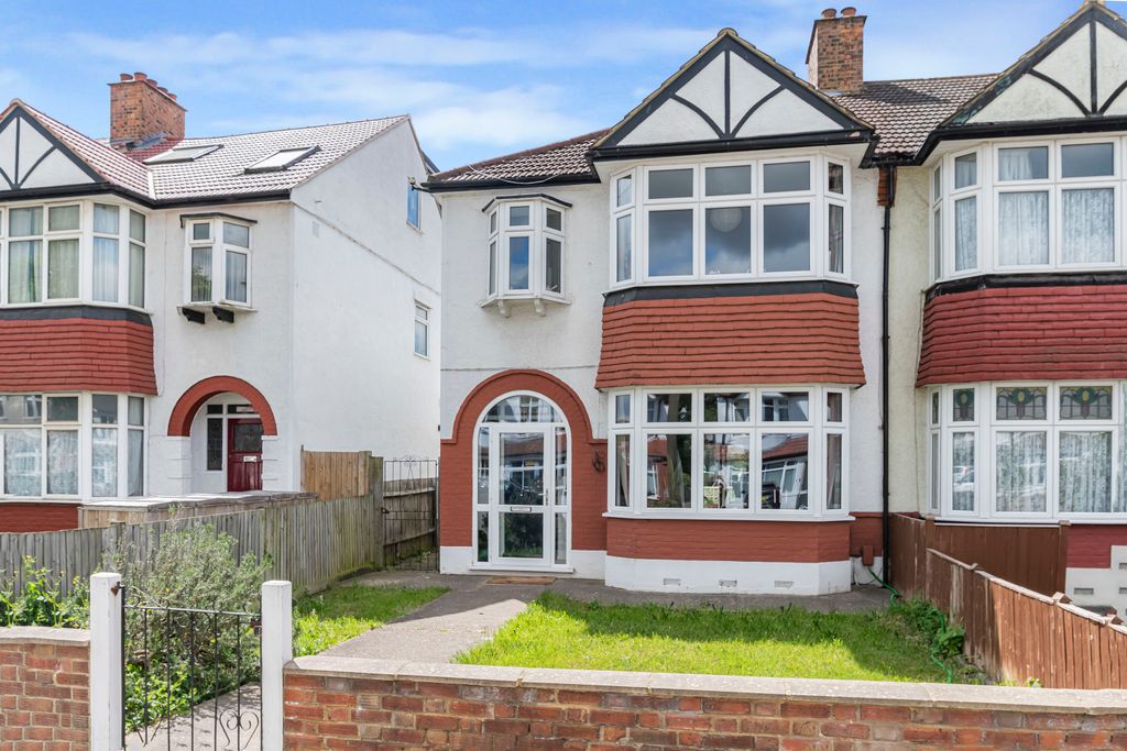Property photo 1 of 18