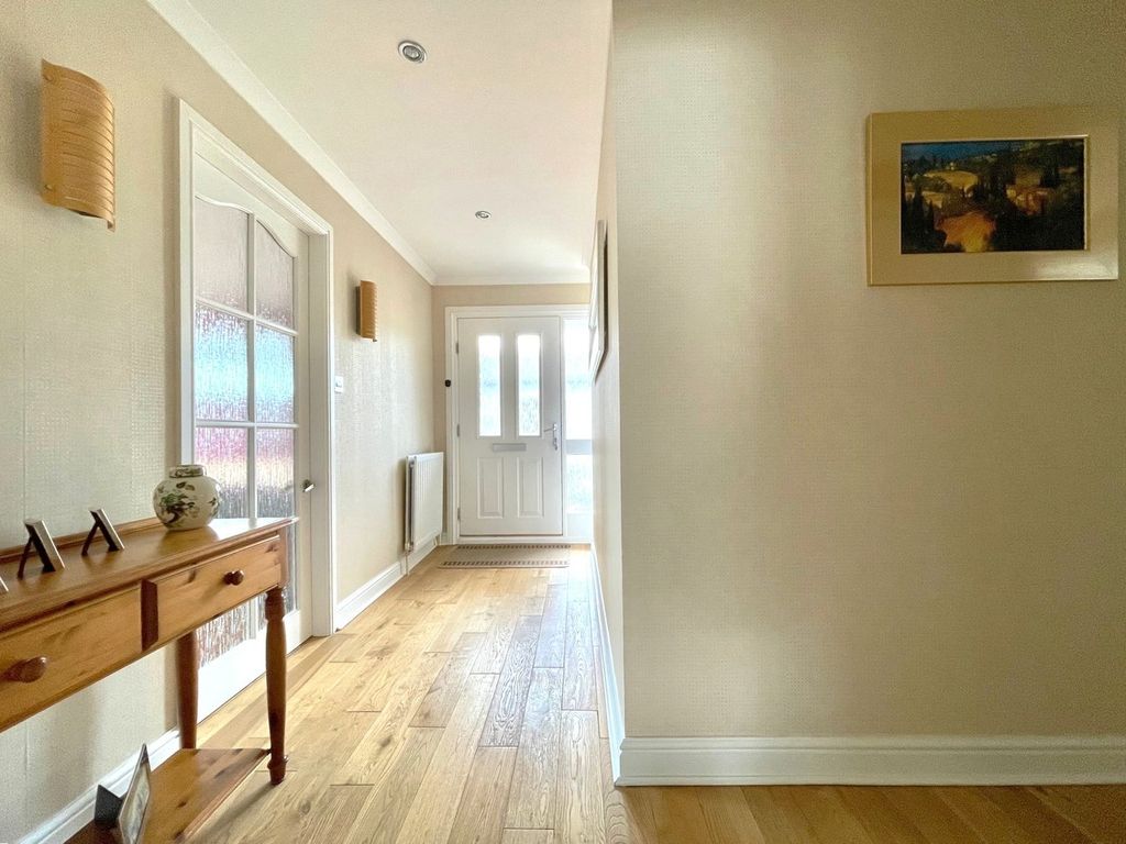 Property photo 3 of 34