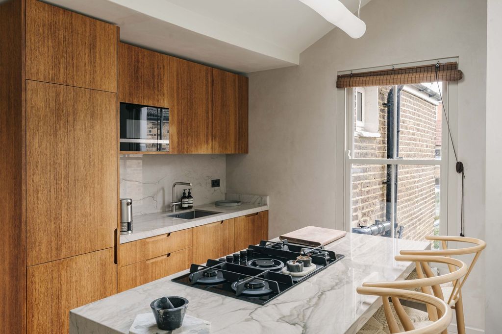 Property photo 3 of 15 Mayola Road E5