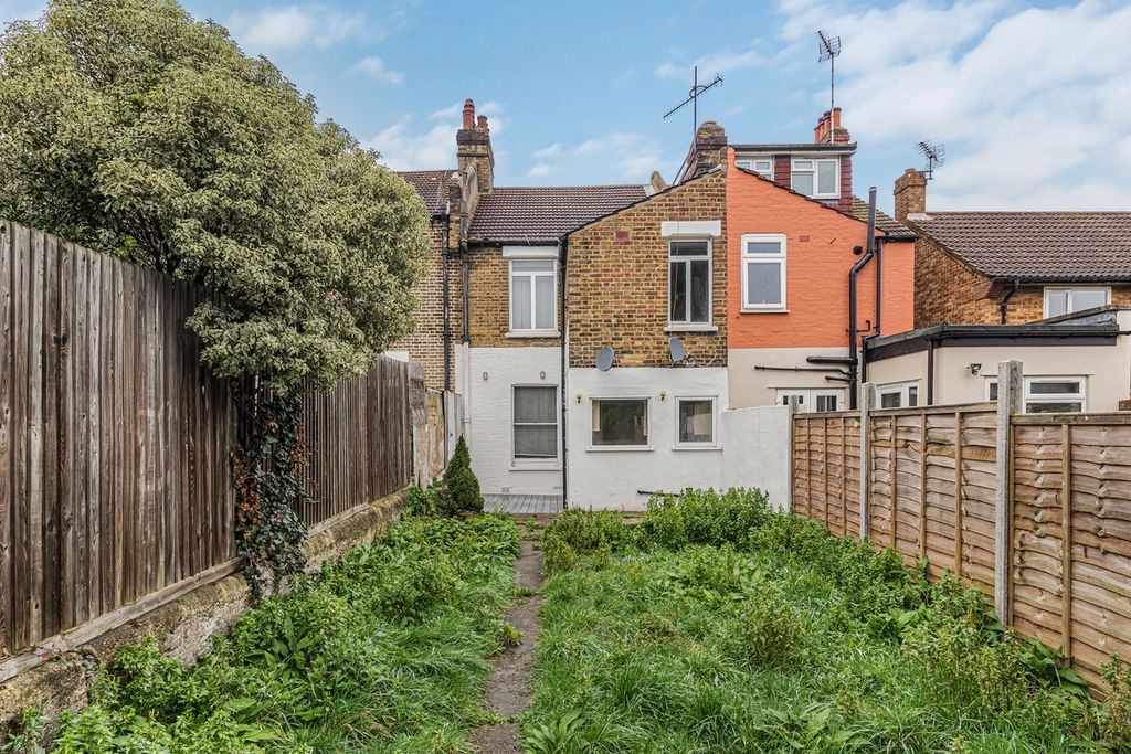 Property photo 2 of 13