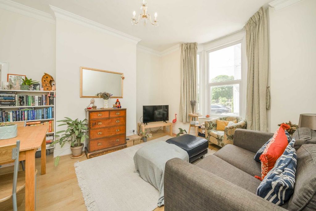 Property photo 2 of 6