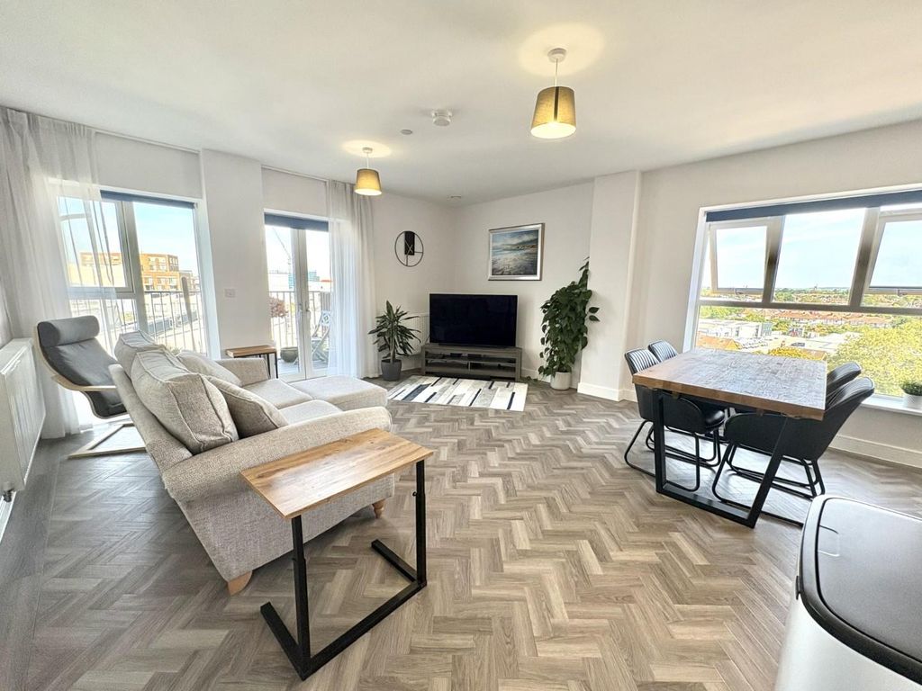 Property photo 2 of 9 B389Da81-8Ed4-424A-B254-5Ab0E69F8F87.Jpg