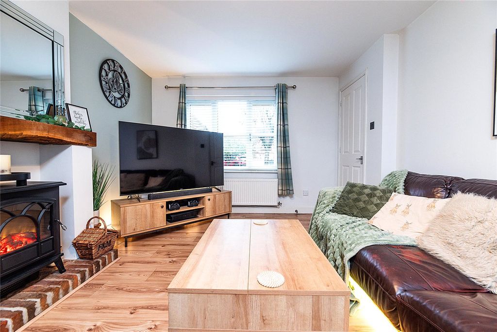 Property photo 2 of 35 Picture No. 13