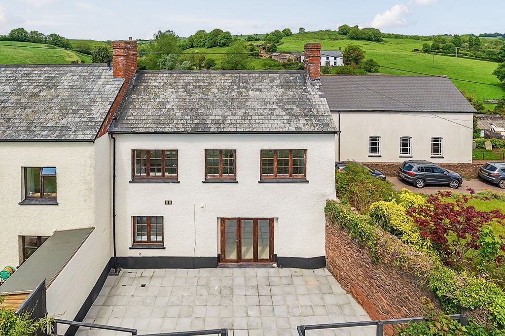 Property photo 1 of 20 Sampford Peverell