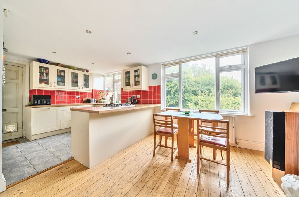 Property photo 3 of 18 Kitchen Diner