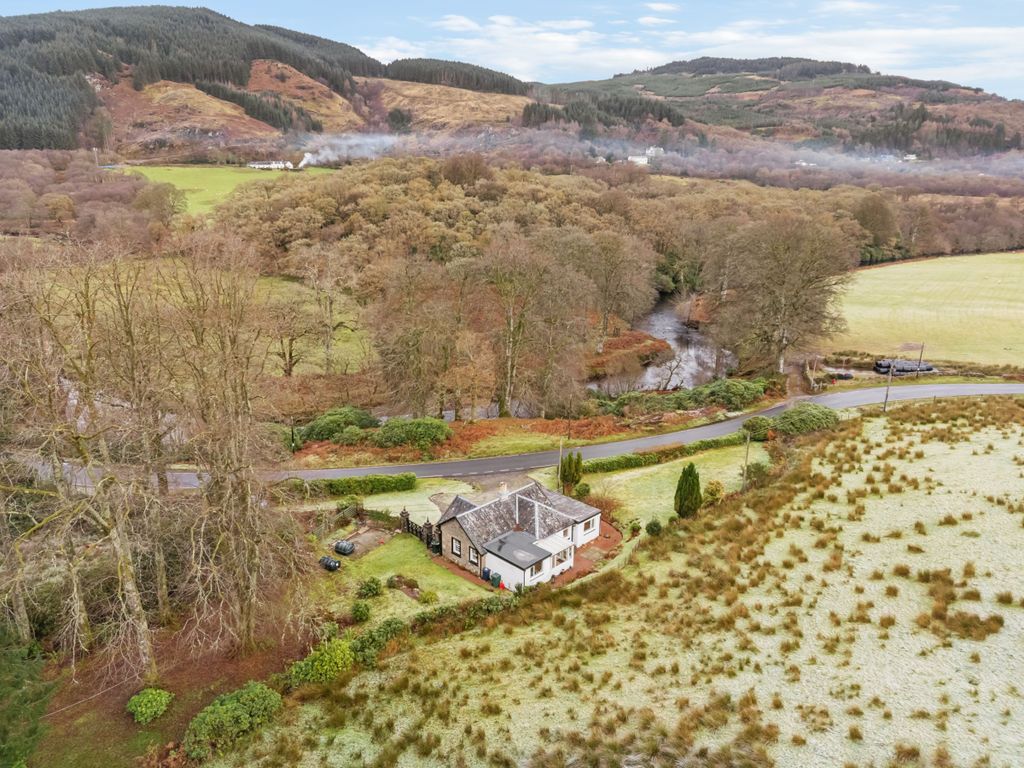 Property photo 2 of 31