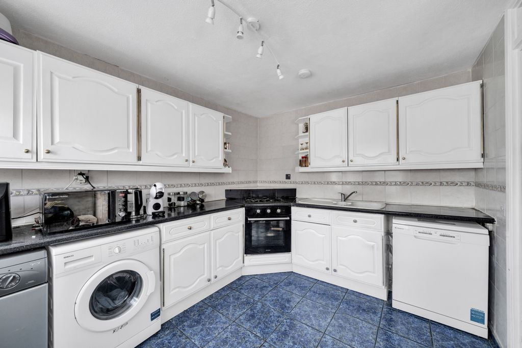 Property photo 2 of 15 Kitchen