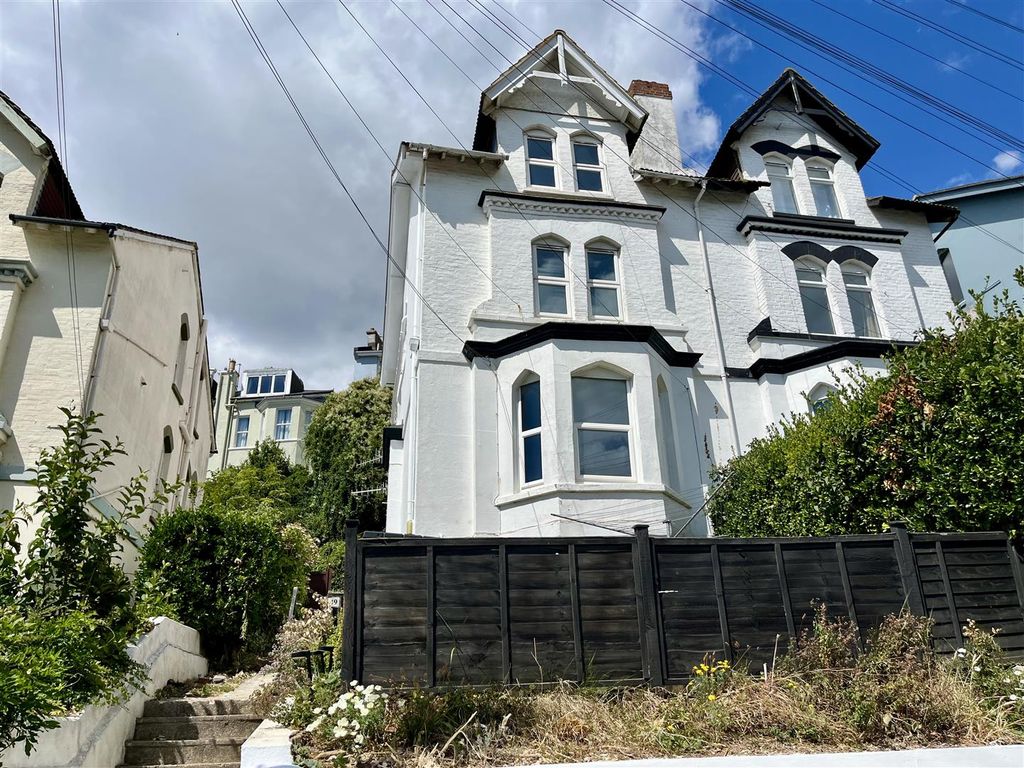Property photo 3 of 14