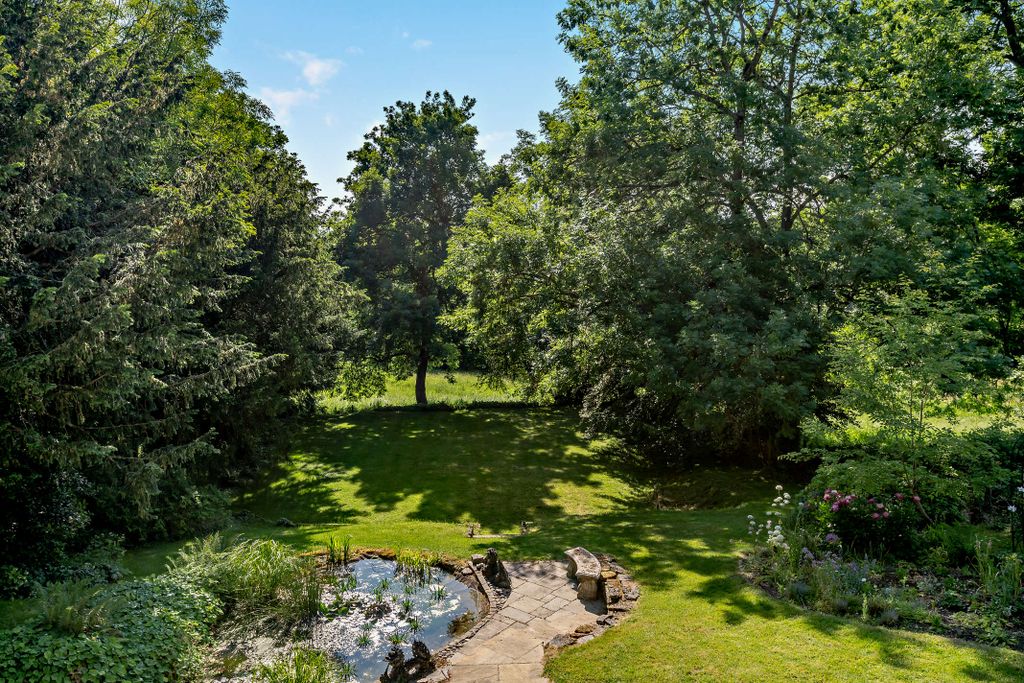 Property photo 3 of 18