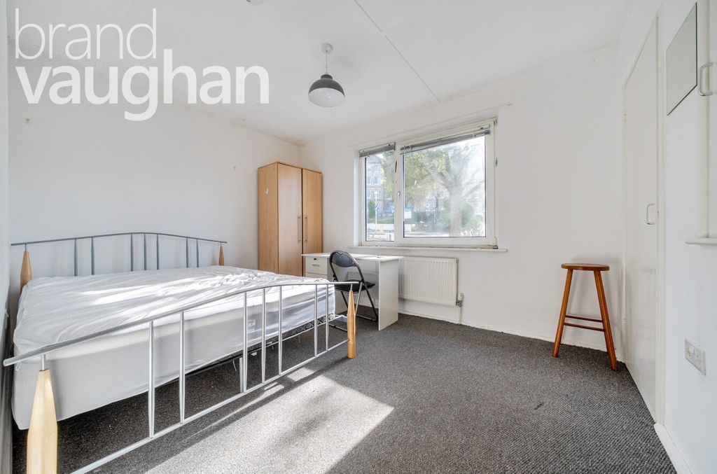 Property photo 3 of 11 Bedroom