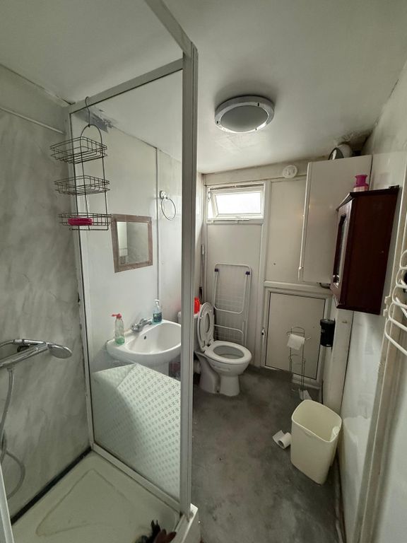 Property photo 3 of 5 Gallery
