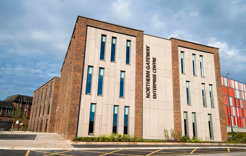 Property photo 1 of 23