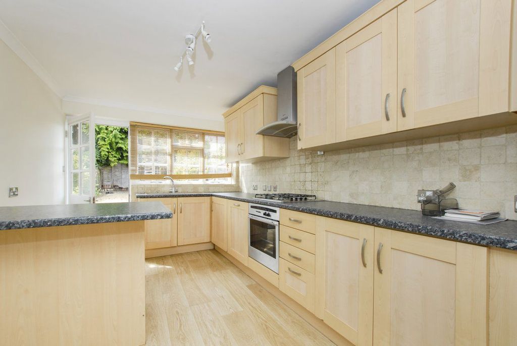 Property photo 3 of 8