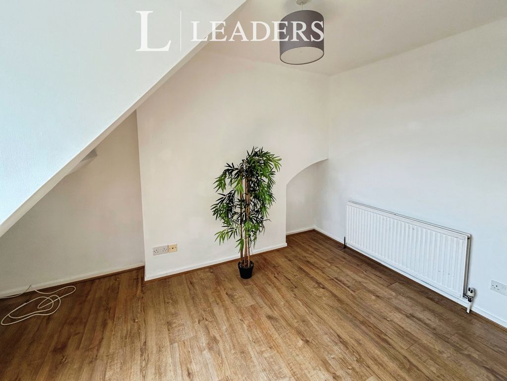 Property photo 3 of 6 3F325Bdb-2