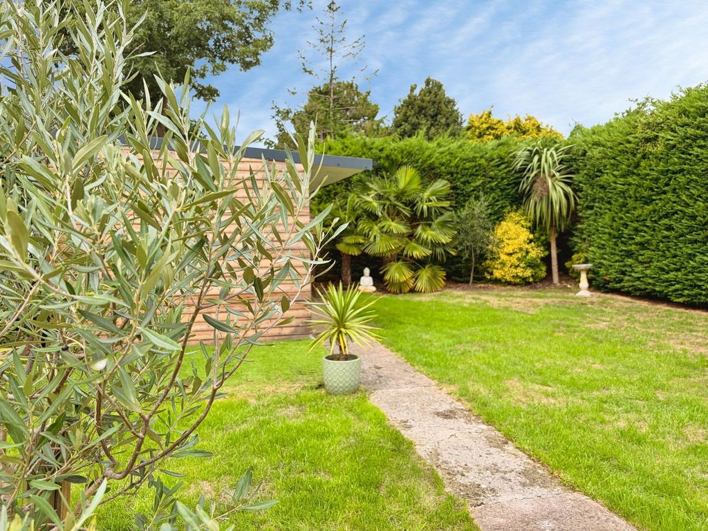 Property photo 2 of 37