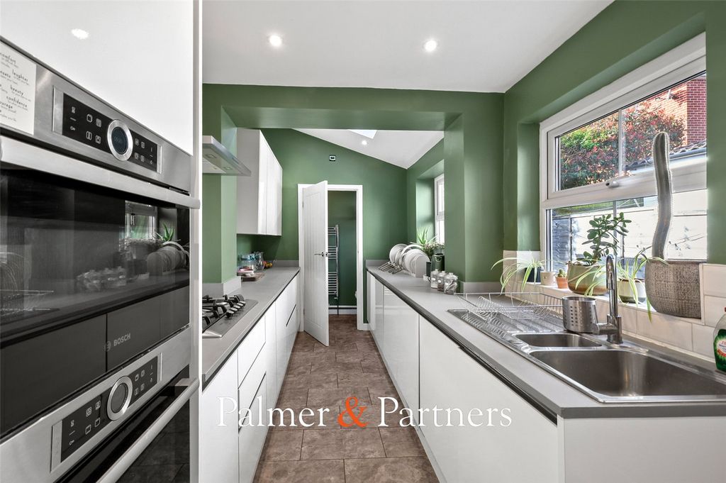 Property photo 2 of 20 Picture No. 04