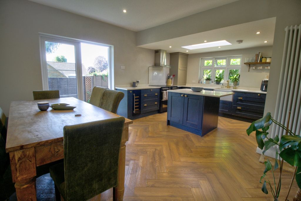 Property photo 2 of 28 Bray4