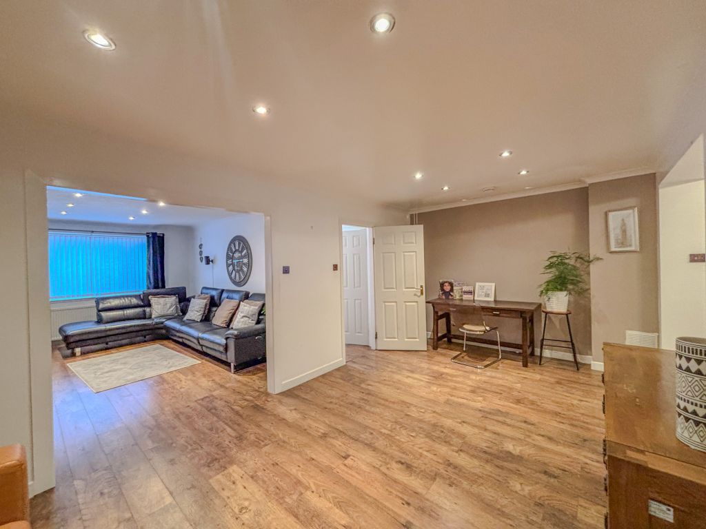 Property photo 2 of 25