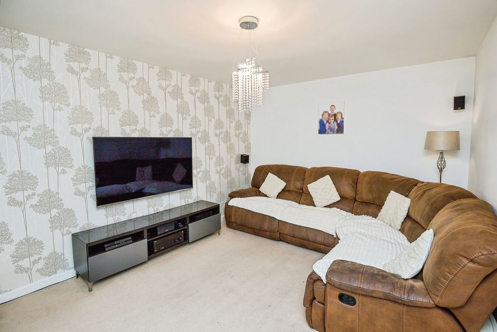 Property photo 2 of 23 Living Room