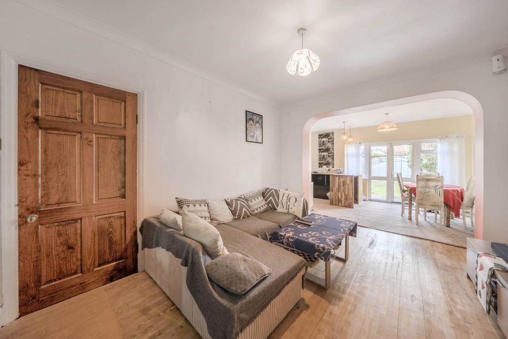 Property photo 3 of 13