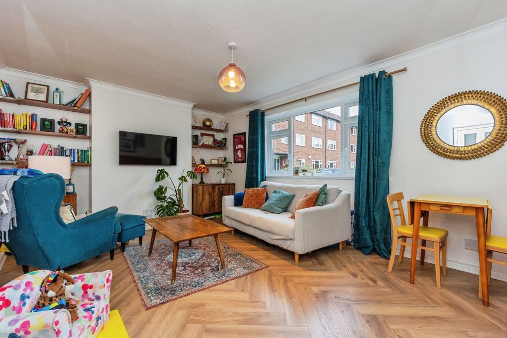 Property photo 3 of 20 Pbox-Img.Jpg