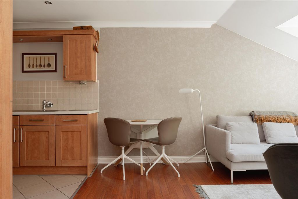 Property photo 3 of 18 2.Jpg