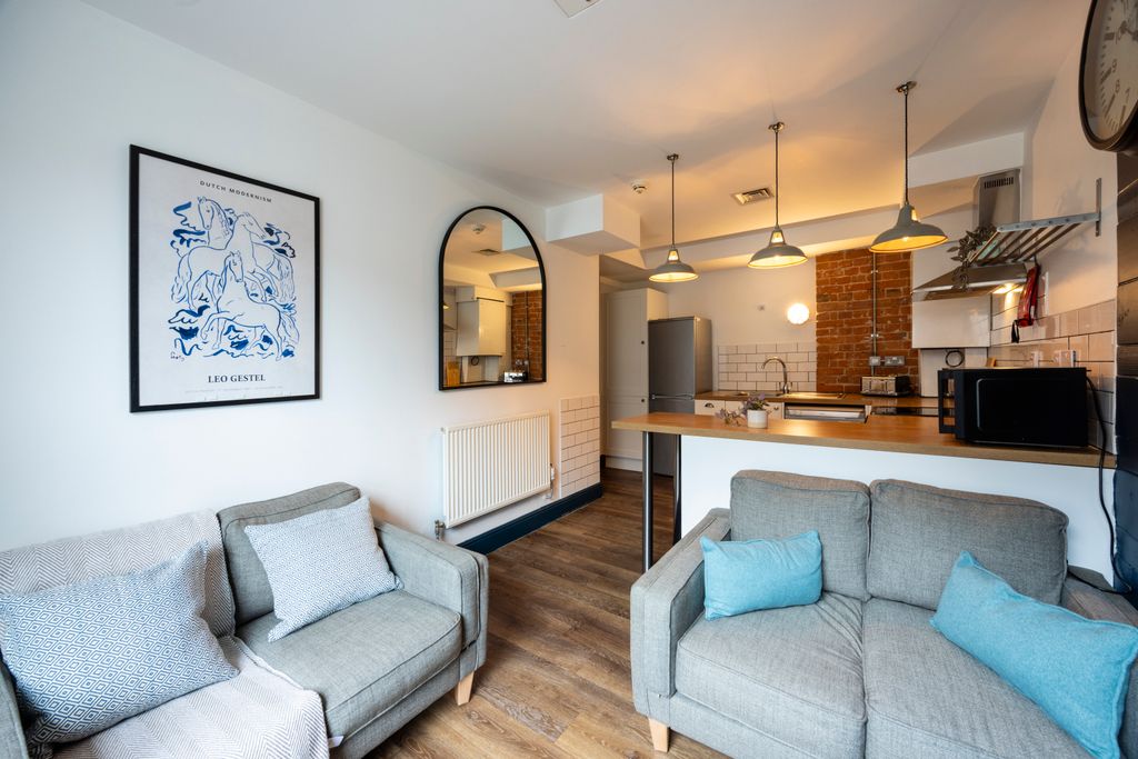 Property photo 1 of 18 Photo 0