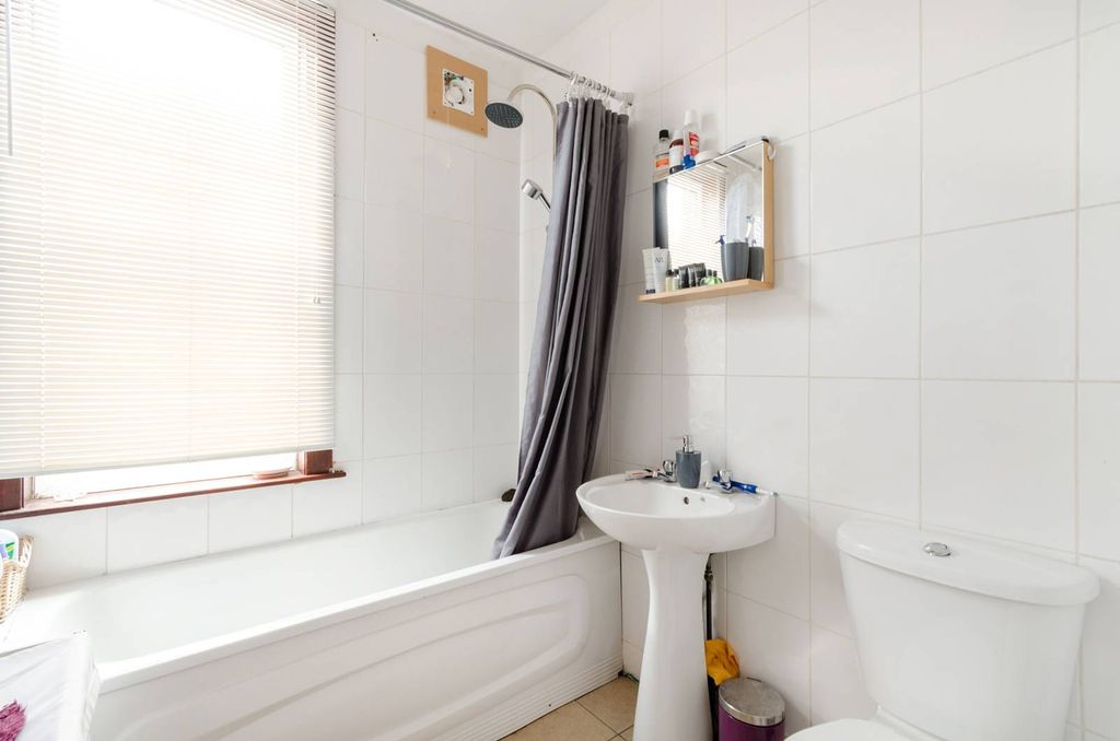 Property photo 1 of 4