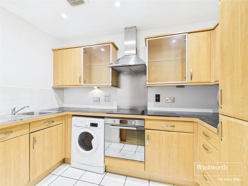 Property photo 3 of 16 Picture No. 11