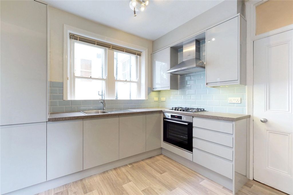 Property photo 2 of 11 Picture No. 22
