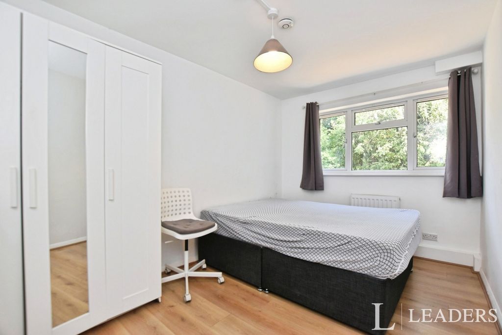 Property photo 2 of 8 Pbox-Img.Jpg