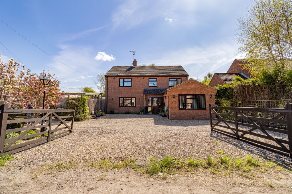 Property photo 1 of 42 3631464
