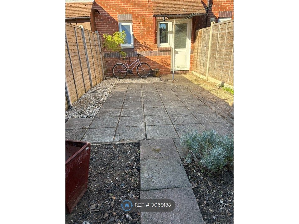 Property photo 2 of 8
