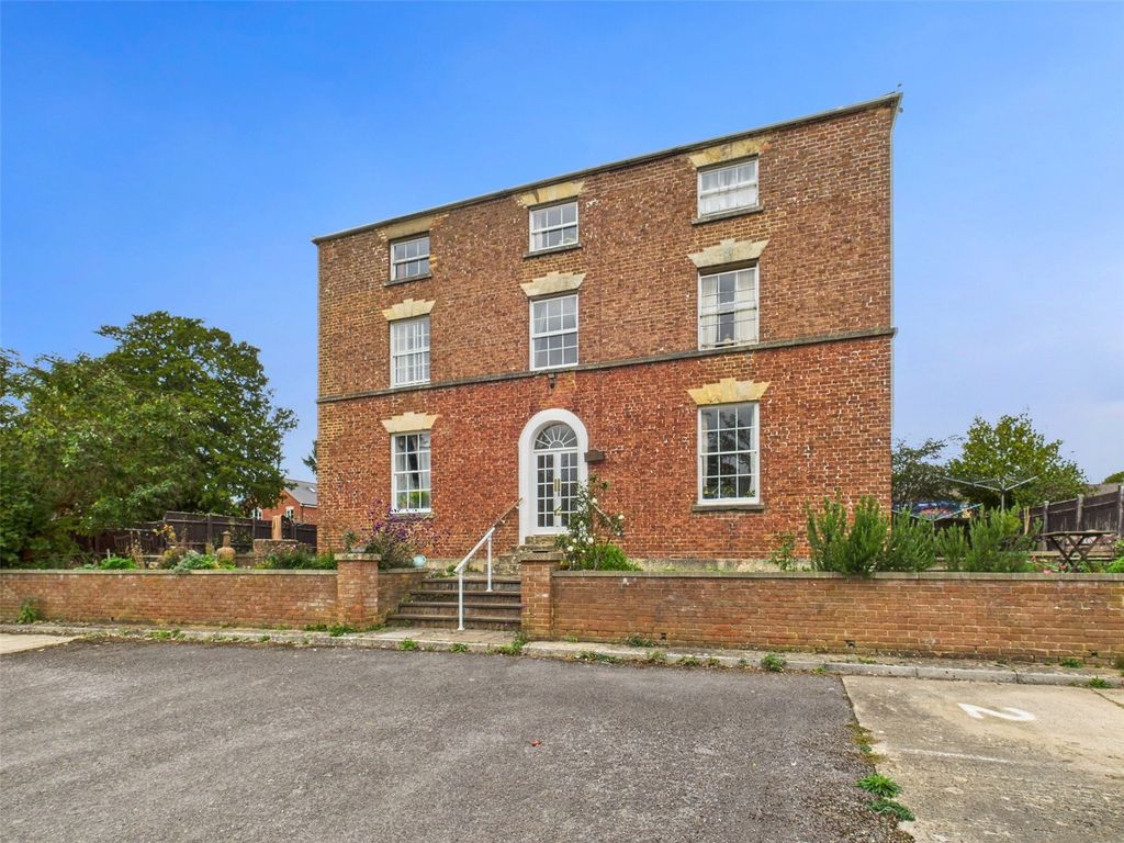 Property photo 1 of 22 Picture No. 04