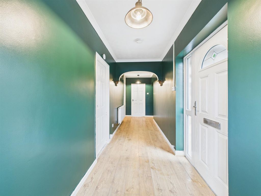 Property photo 3 of 22 Cam05474G0-Pr0040-Still001.Jpg