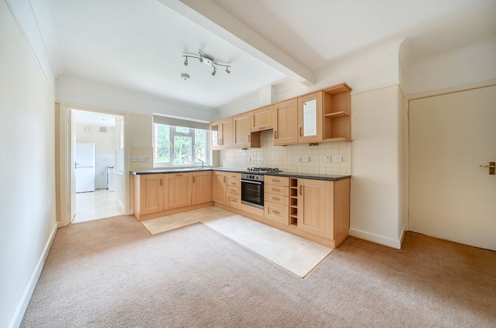 Property photo 3 of 11 1482040-17-6A42B7...