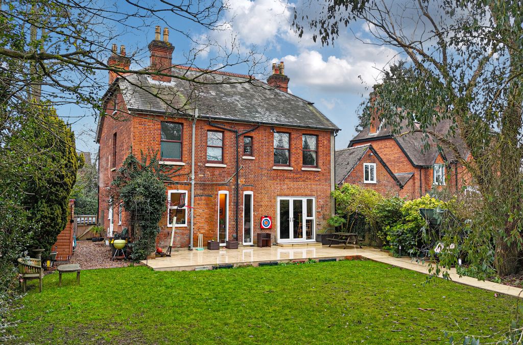 Property photo 3 of 37 2-696E233E6A107-1...