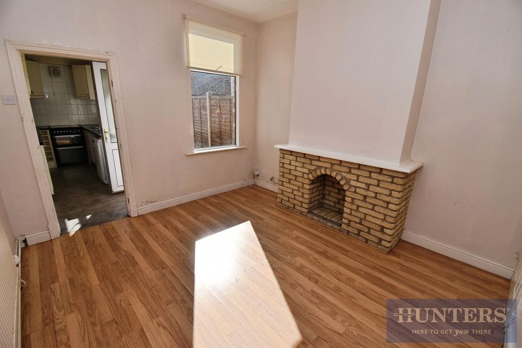 Property photo 3 of 12 Dining Room