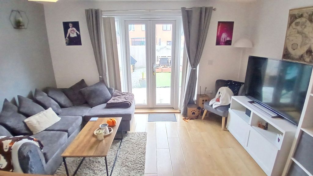 Property photo 3 of 10