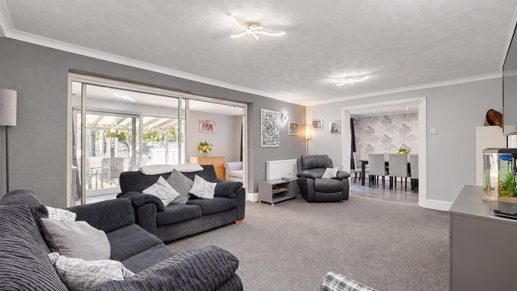 Property photo 2 of 22 22E96D18-B807-4D51-B666-C7Bc501DC2Dd.Png