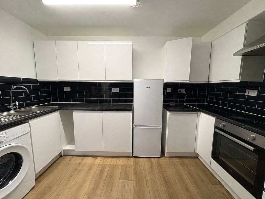 Property photo 3 of 6 Picture No. 07