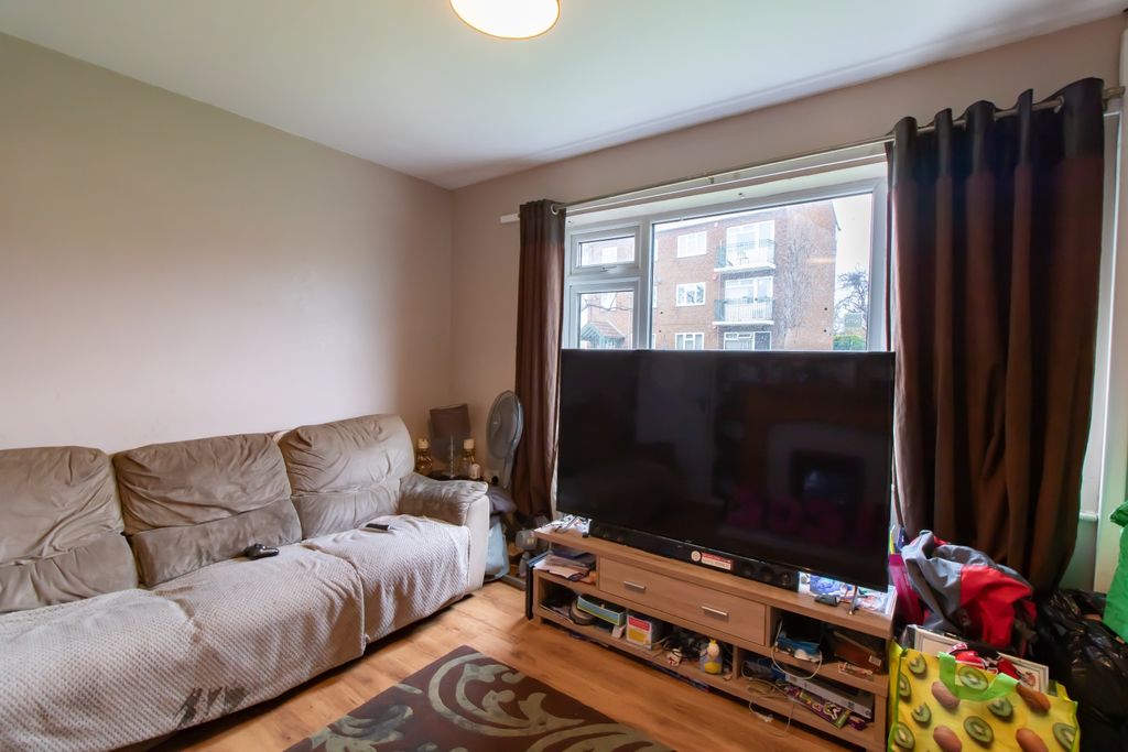 Property photo 3 of 24 2