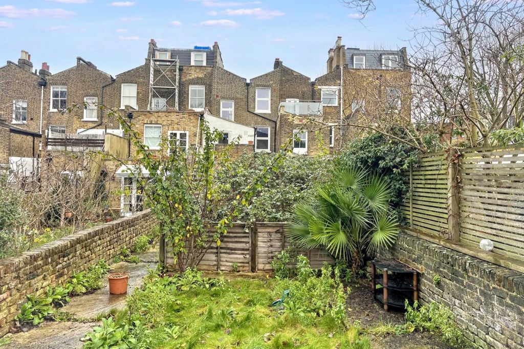 Property photo 2 of 25 27B Rush Hill Road, Battersea, London Sw11 5Nw