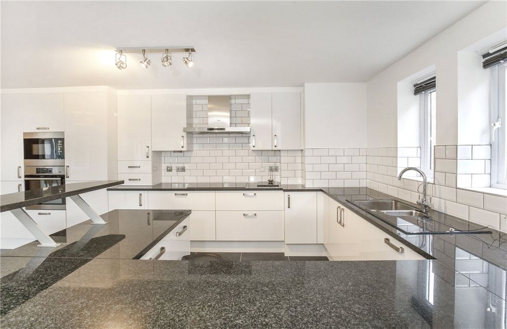 Property photo 2 of 15 Picture No. 06