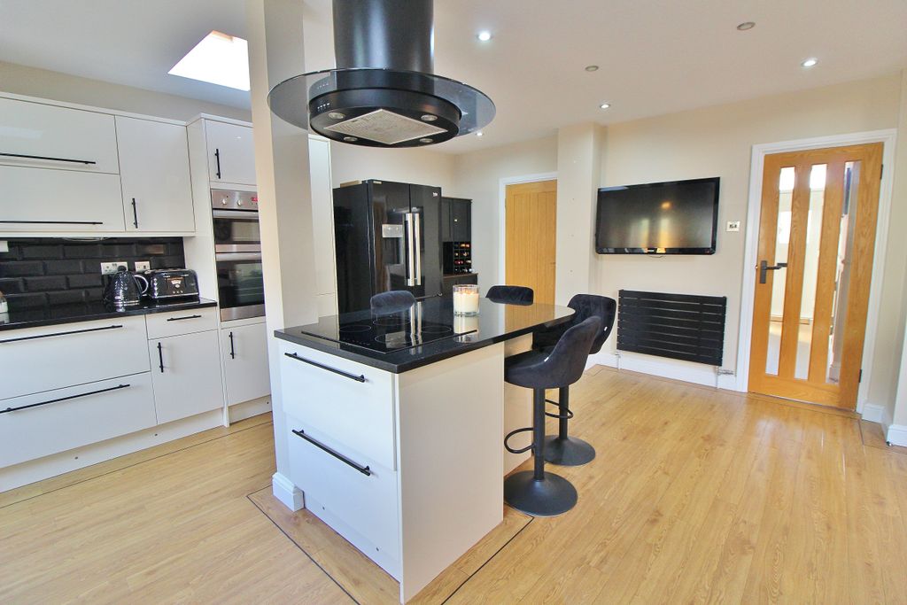 Property photo 3 of 30