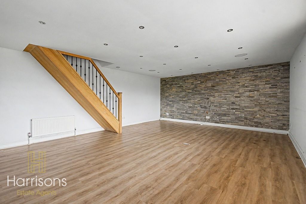 Property photo 3 of 23 5354952
